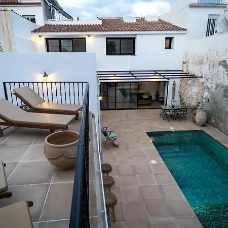Del Mundo, Luxury Experience