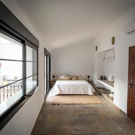 Del Mundo Bed & Breakfast *