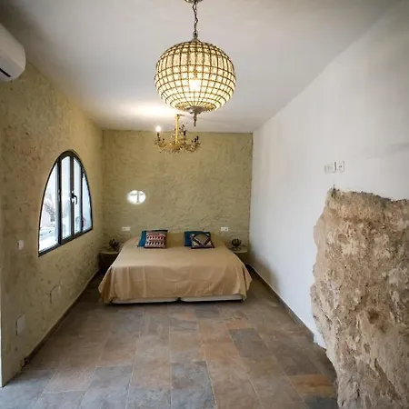 Del Mundo Bed & Breakfast *